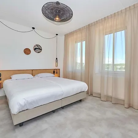 Parc Maasresidence מלון דירות 4*